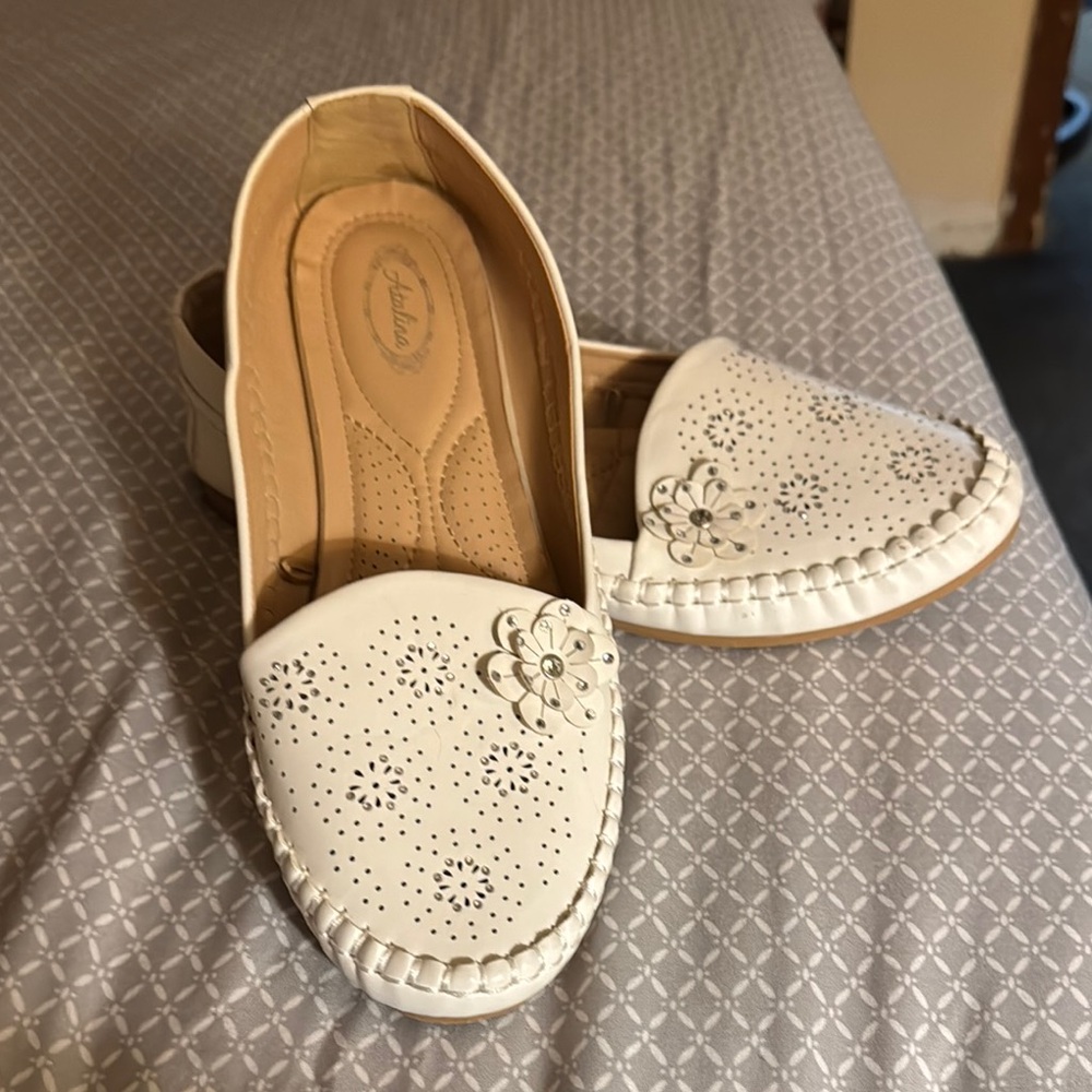 Adams Cream Women's Loafers with Floral Cutouts